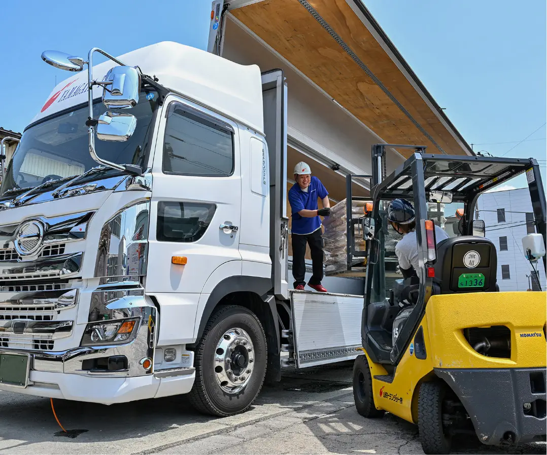 働く環境 大型免許取得は全額会社負担|山形トランジット株式会社